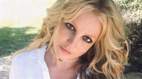 Britney Spears Shows Off Boobs in Topless Photos, Denies